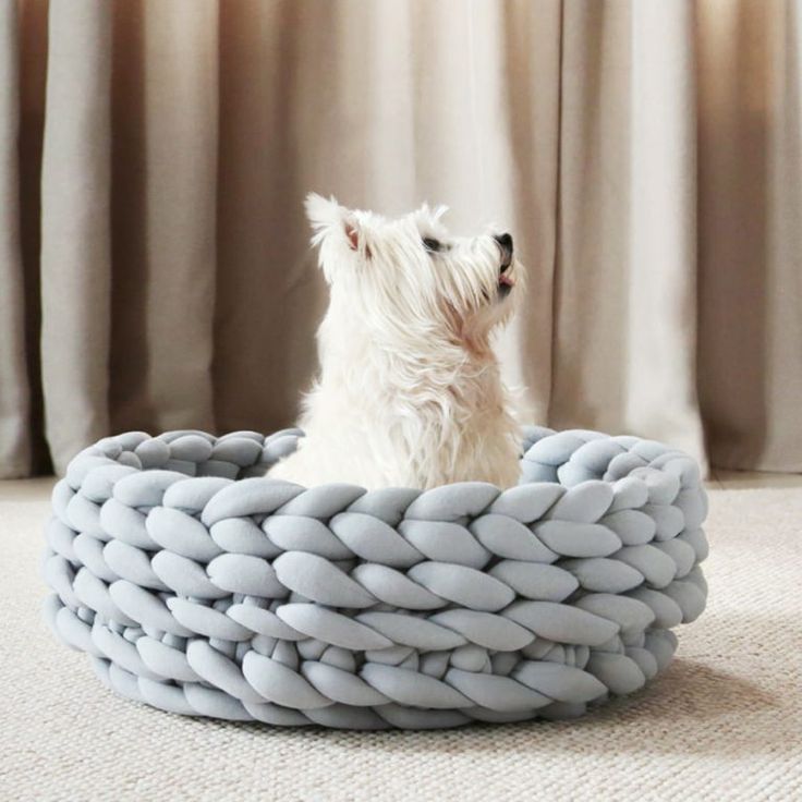 Knotto | Handgehaakt Wollen Dierenbed – Natuurlijke Wol met Hoge Rand voor Geborgenheid