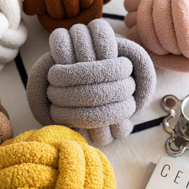 Geknoopt Designkussen – Zachte Teddy Stof | CloudKnot
