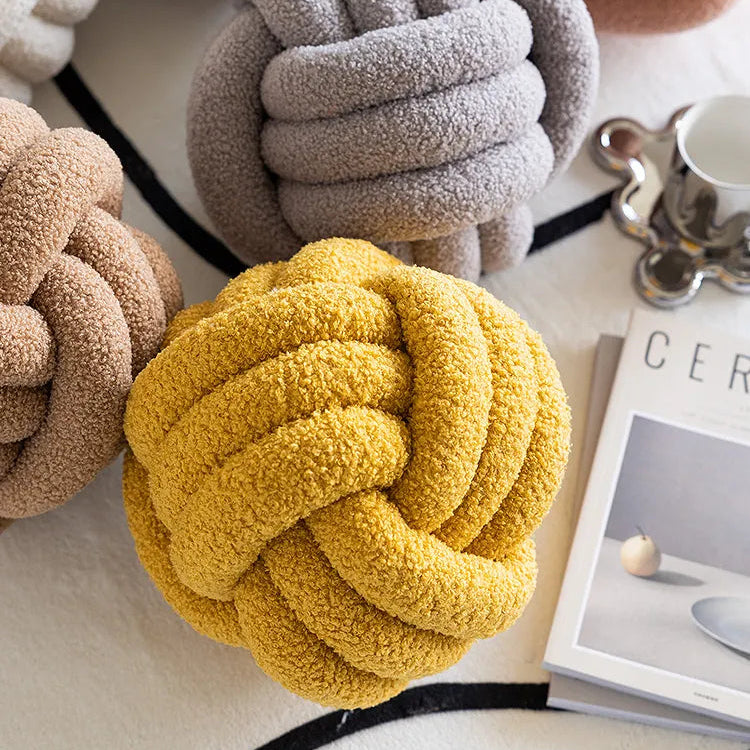 Geknoopt Designkussen – Zachte Teddy Stof | CloudKnot