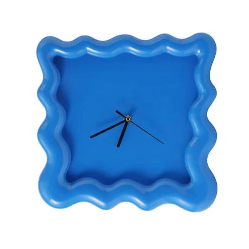 Balthazar | Moderne Golvende Wandklok – Minimalistisch 3D Design met Artistiek Frame