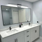 Lineaform | Minimalistische Badkamer LED Spiegellamp