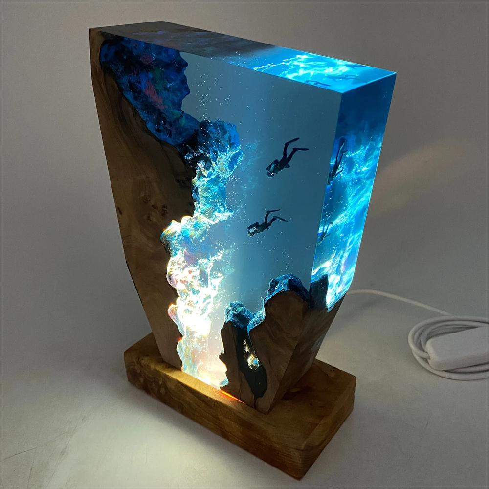 Epoxy LED Tafellamp – Hars & Hout – Diepzee Design | AbissoDarte