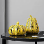 Mico | Artistieke Ornament Collectie – Handbeschilderde Sculpturen met Iconisch Stippendesign