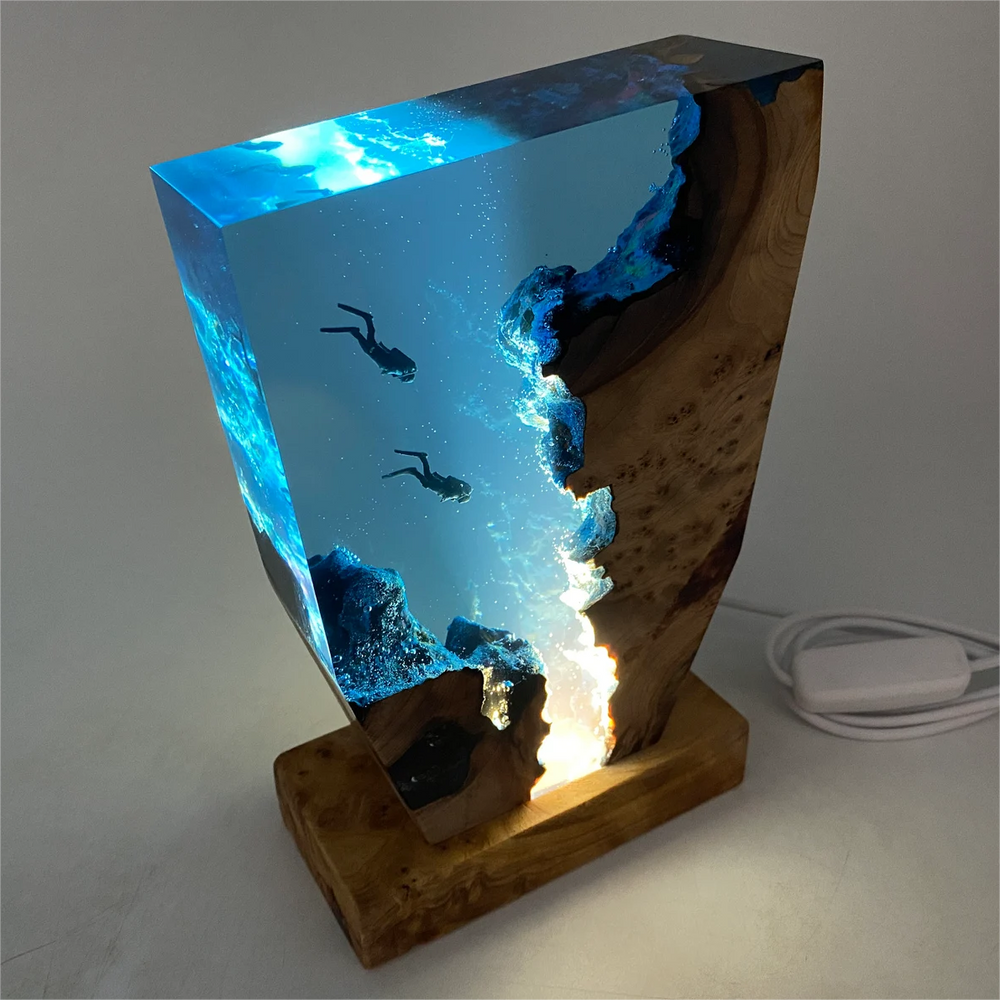Epoxy LED Tafellamp – Hars & Hout – Diepzee Design | AbissoDarte
