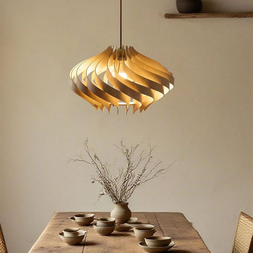 Syvara | Sculpturale Houten Hanglamp met Dynamische Spiraal