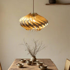 Syvara | Sculpturale Houten Hanglamp met Dynamische Spiraal