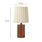 LegnoPuro | Scandinavische LED Tafellamp – Houten Voet – Geplisseerde Kap – Warmwit
