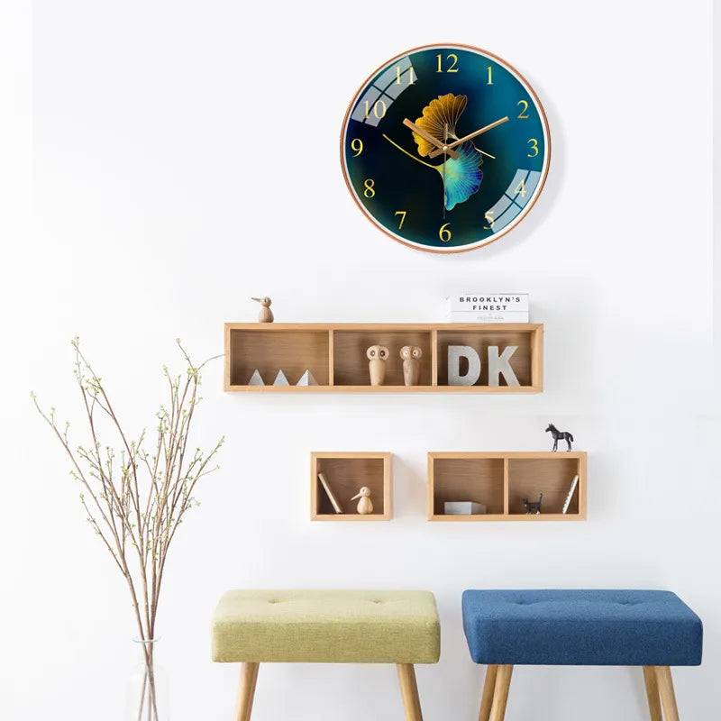 Fiorina | Geluidsloze Bloemenwandklok – Elegant Romantisch Design – 25 cm – Stil Kwartsuurwerk