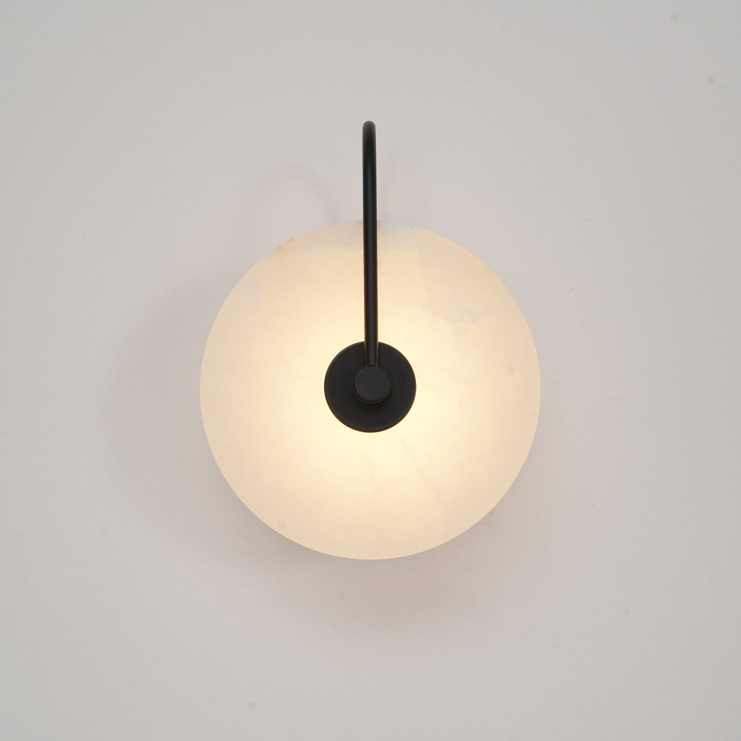 Alba | Wandlamp van Albast met Art Deco Design