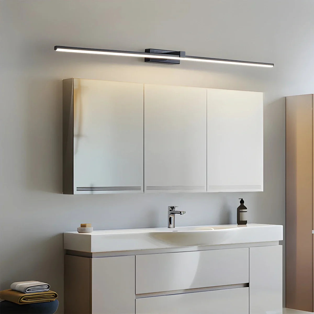 Lineaform | Minimalistische Badkamer LED Spiegellamp