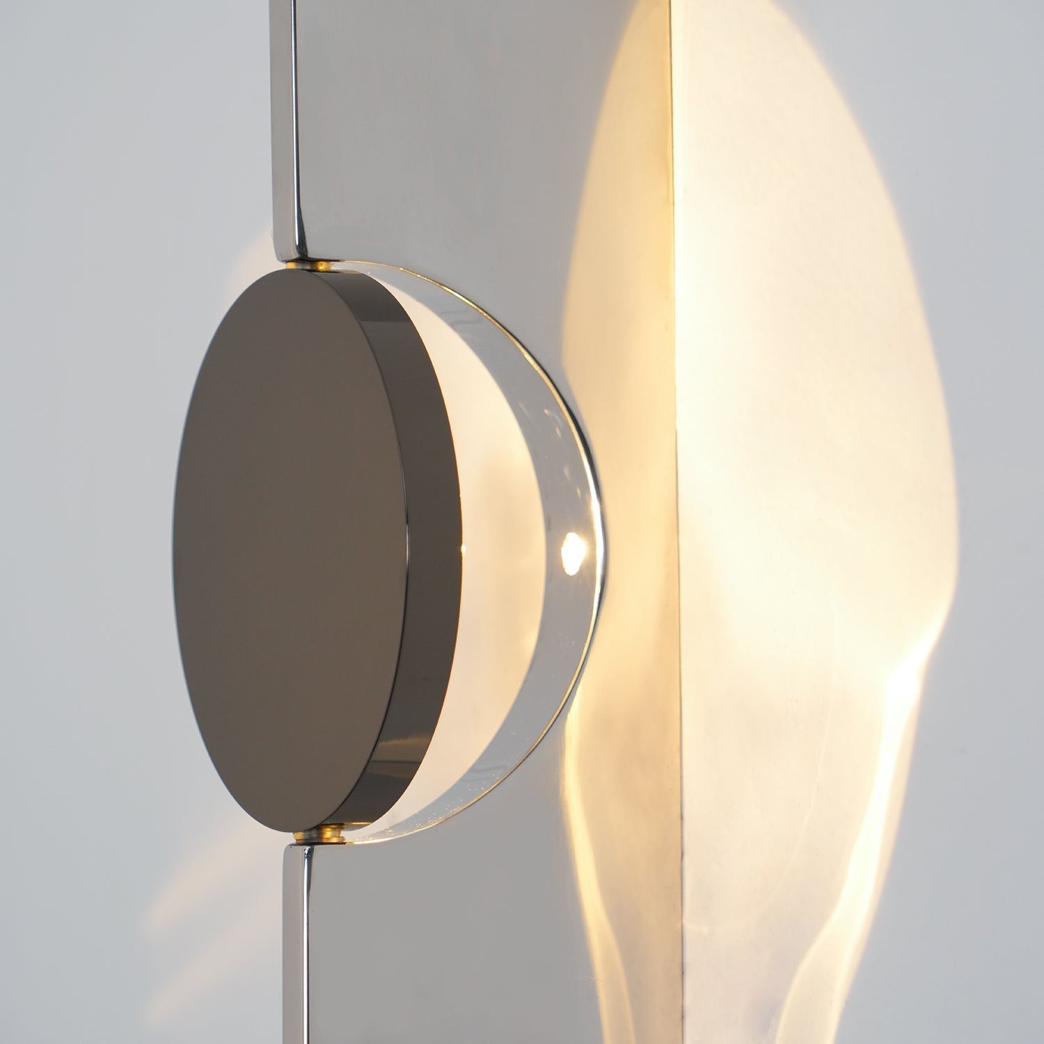 LED Wandlamp Projectie – Artistiek Lichteffect – Chroom | Umbra
