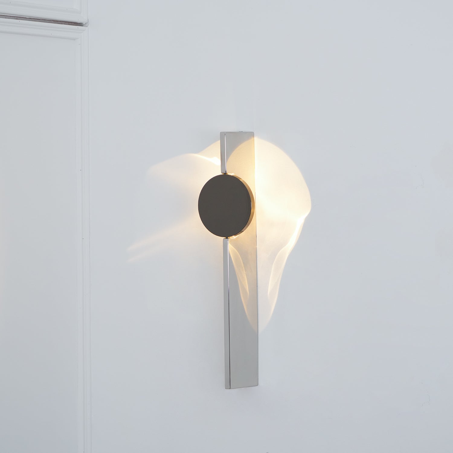 LED Wandlamp Projectie – Artistiek Lichteffect – Chroom | Umbra