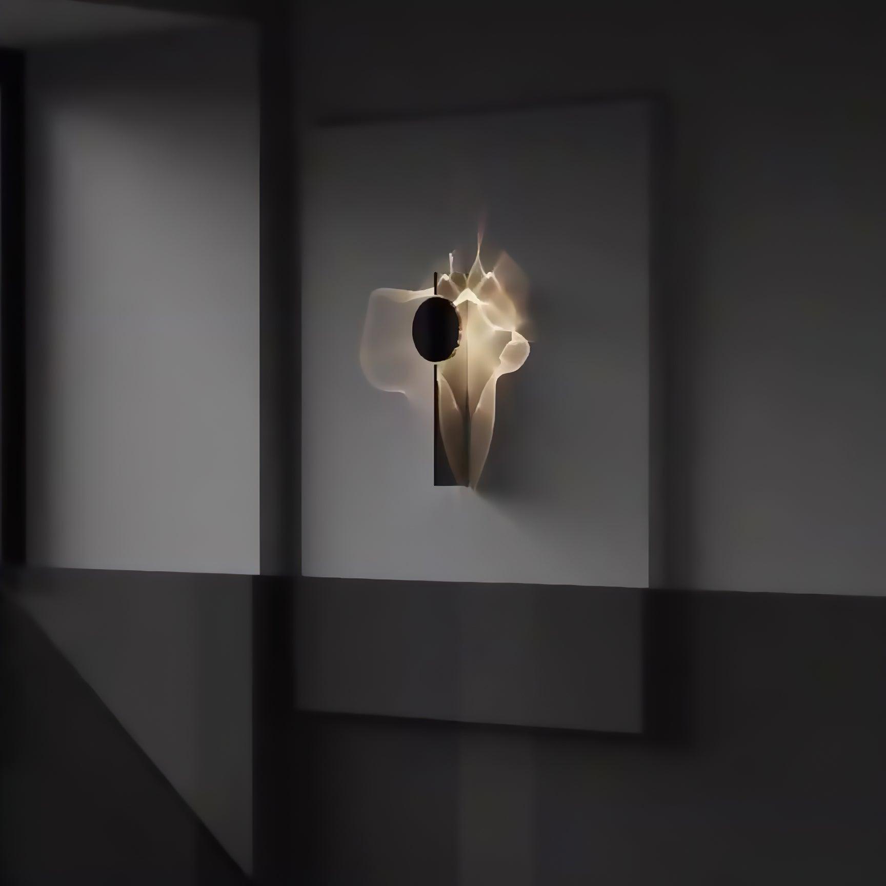 LED Wandlamp Projectie – Artistiek Lichteffect – Chroom | Umbra
