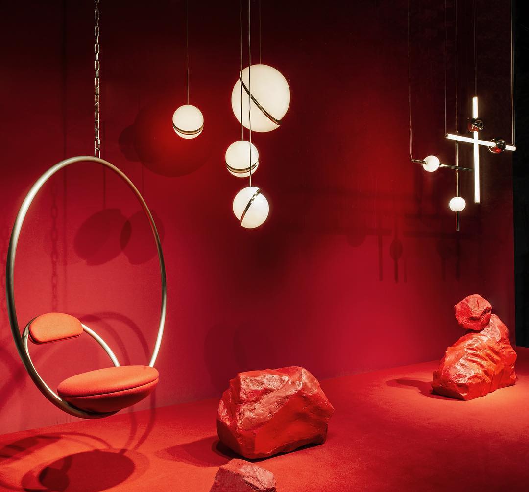 Liona | Moderne Bolvormige Hanglamp – Verfijnd Acryl met Messing Accenten & Verstelbare Kabel