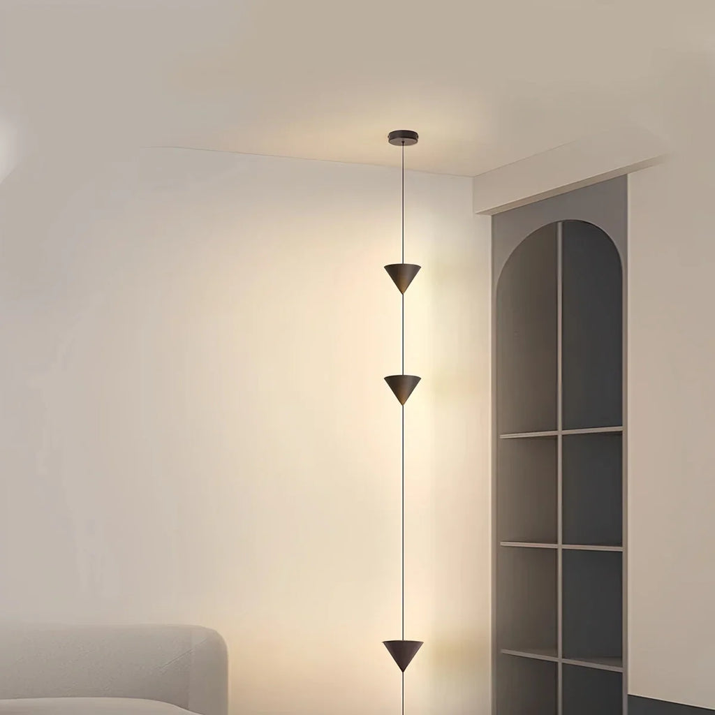 Colonna | Architecturale Vloer tot Plafond Lamp – Minimalistisch Design met Kegelvormige LED-elementen