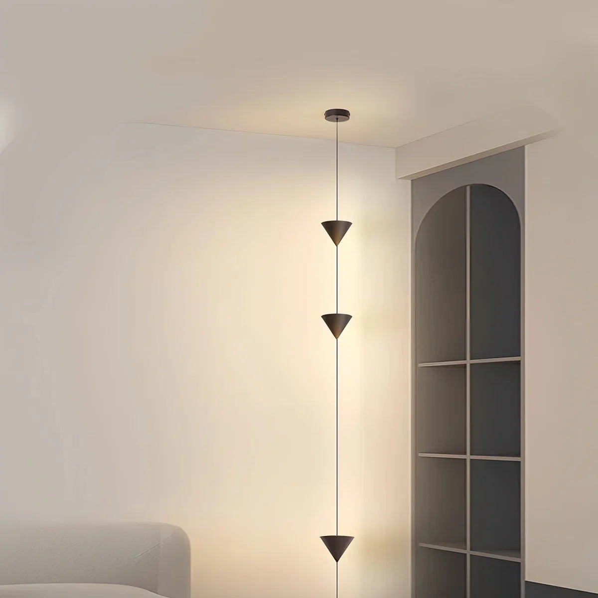 Colonna | Architecturale Vloer tot Plafond Lamp – Minimalistisch Design met Kegelvormige LED-elementen