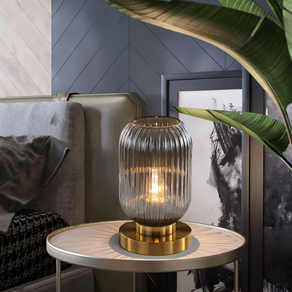 Rigato | Scandinavische Tafellamp met Geribbeld Glas – Minimalistisch Design – Goud & Glas