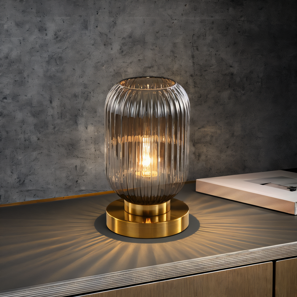 Rigato | Scandinavische Tafellamp met Geribbeld Glas – Minimalistisch Design – Goud & Glas