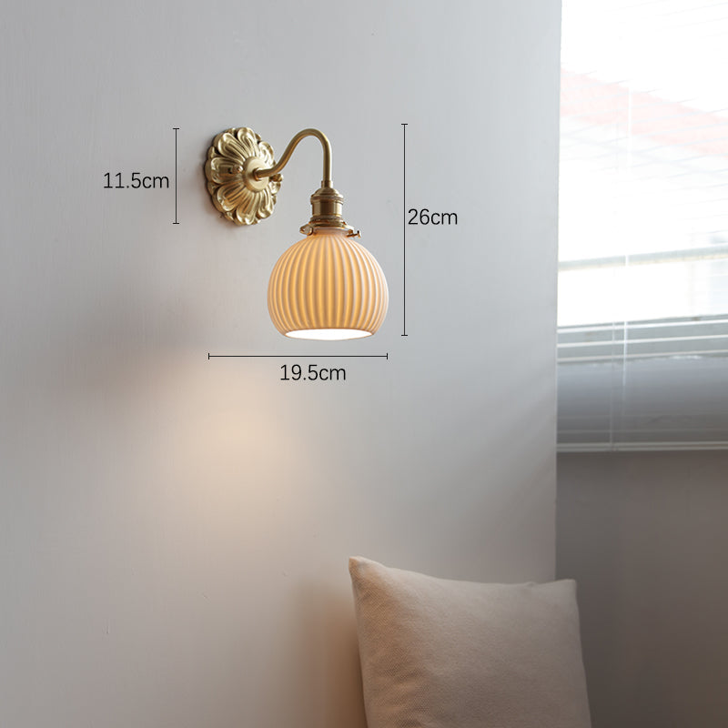 Vittoria | Vintage Keramische Wandlamp – Antiek Messing – Handgemaakt Karakter