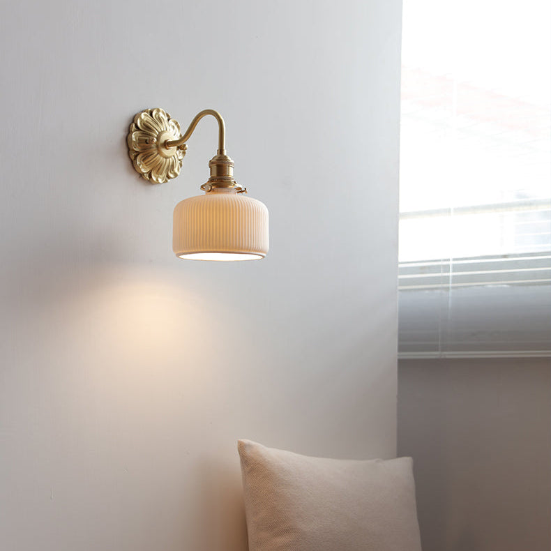 Vittoria | Vintage Keramische Wandlamp – Antiek Messing – Handgemaakt Karakter