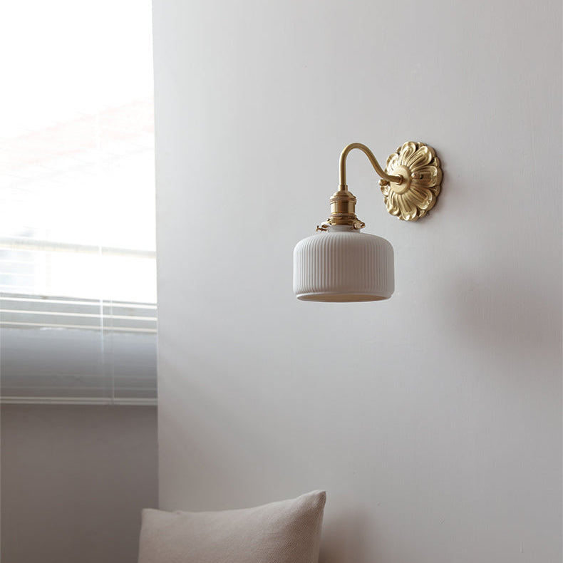 Vittoria | Vintage Keramische Wandlamp – Antiek Messing – Handgemaakt Karakter