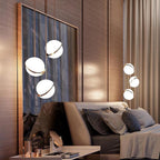 Liona | Moderne Bolvormige Hanglamp – Verfijnd Acryl met Messing Accenten & Verstelbare Kabel