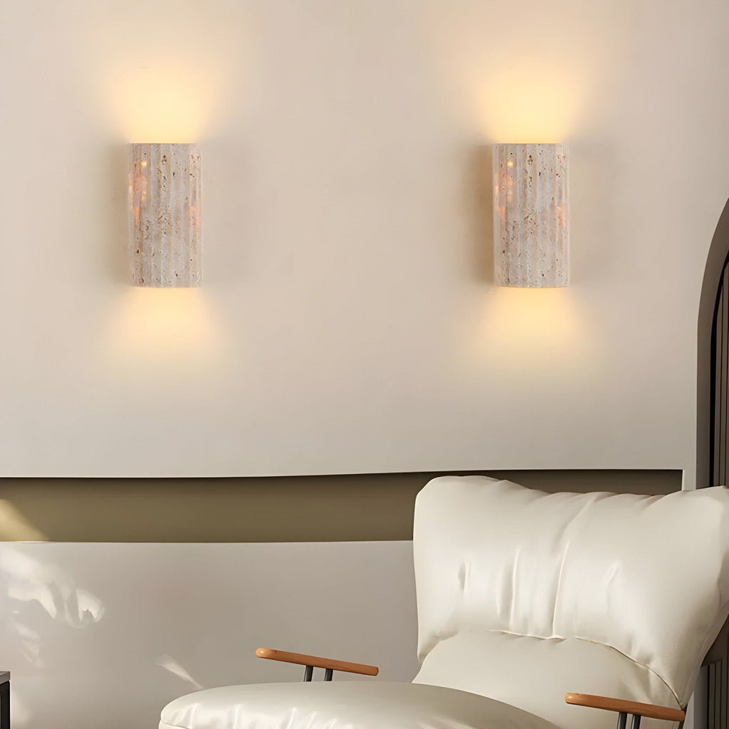 Travertin Wandlamp – Geribbelde Textuur – Warme LED | Lithos