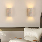 Travertin Wandlamp – Geribbelde Textuur – Warme LED | Lithos