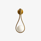 Gemma | Elegante Druppelvormige Wandlamp – Sculpturaal Design met Glazen Orb