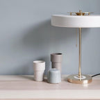 Mino | Luxe Retro Tafellamp – Modern Design met Gouden Basis & Klassiek Trekkoord