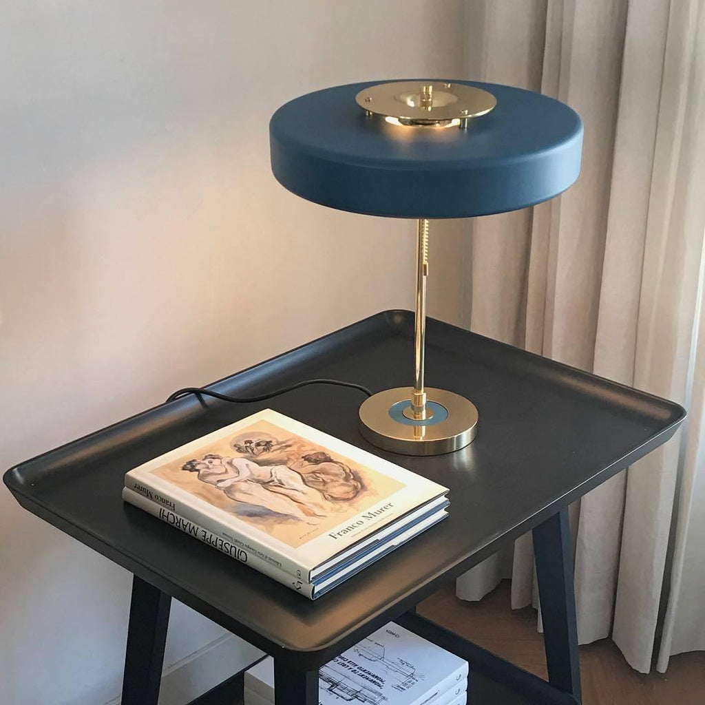 Mino | Luxe Retro Tafellamp – Modern Design met Gouden Basis & Klassiek Trekkoord