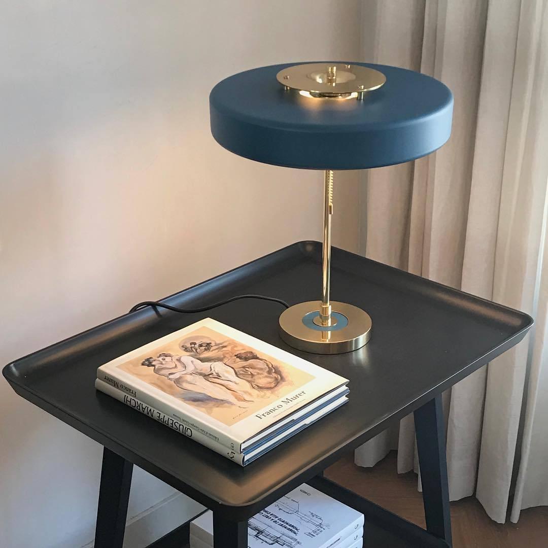 Mino | Luxe Retro Tafellamp – Modern Design met Gouden Basis & Klassiek Trekkoord