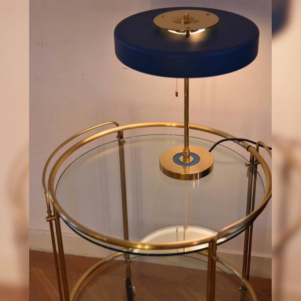 Mino | Luxe Retro Tafellamp – Modern Design met Gouden Basis & Klassiek Trekkoord