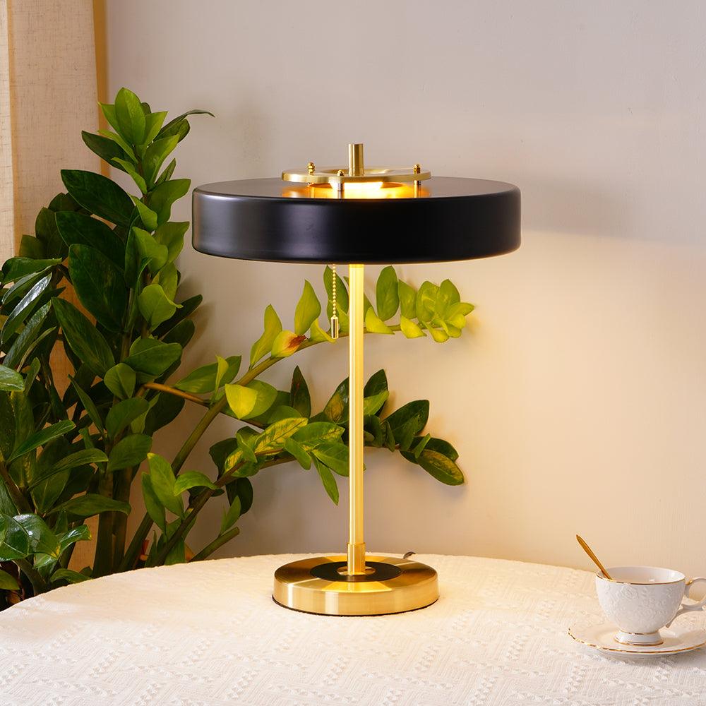 Mino | Luxe Retro Tafellamp – Modern Design met Gouden Basis & Klassiek Trekkoord