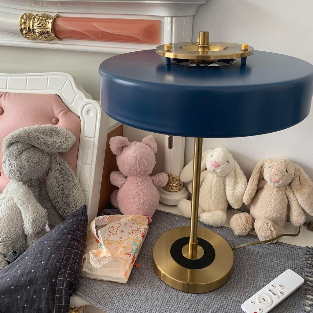 Mino | Luxe Retro Tafellamp – Modern Design met Gouden Basis & Klassiek Trekkoord