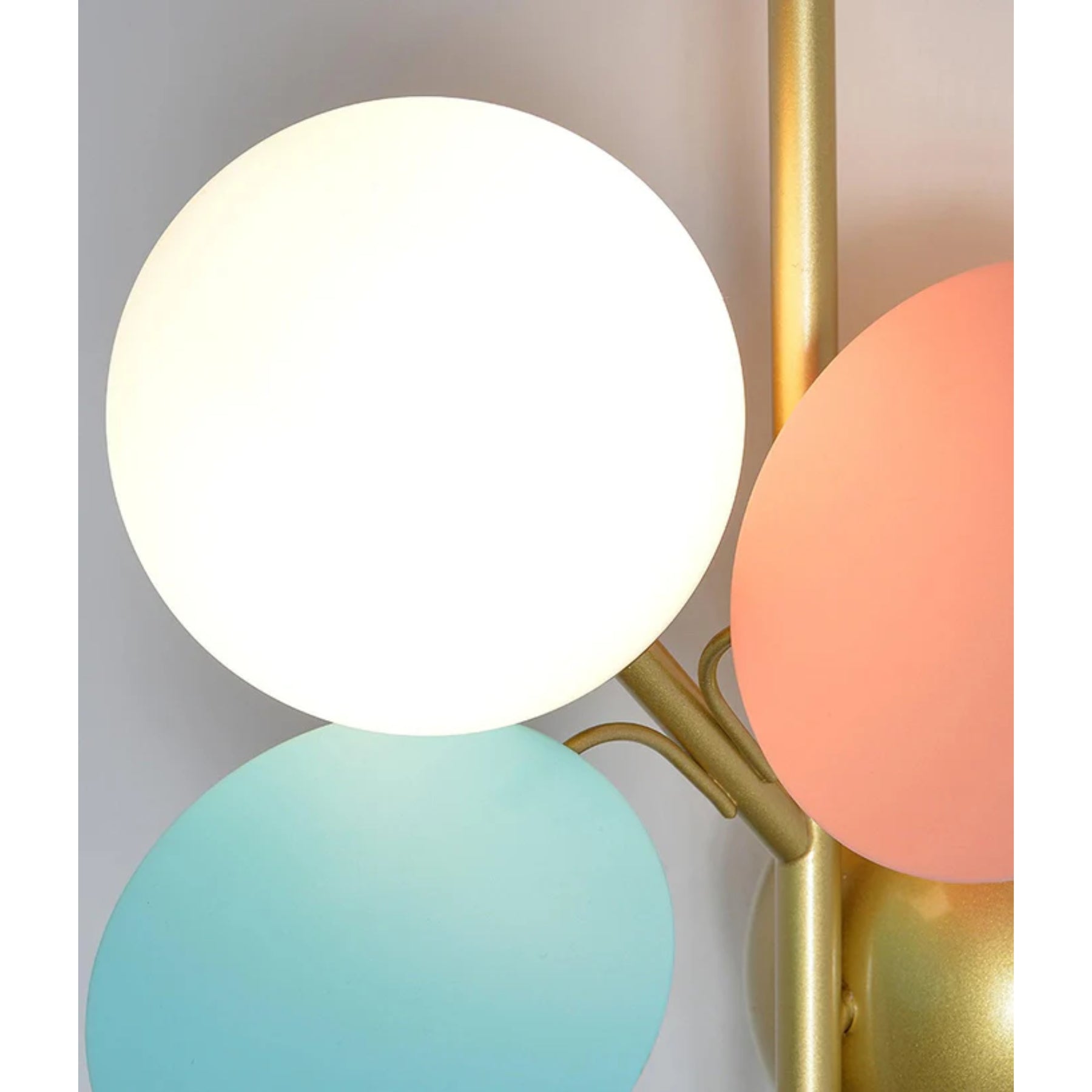 Fiorina | Artistieke Design Wandlamp – Abstract Bloemmotief met Pastelkleurige Schijven