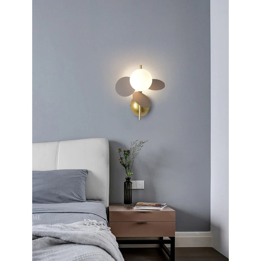 Fiorina | Artistieke Design Wandlamp – Abstract Bloemmotief met Pastelkleurige Schijven