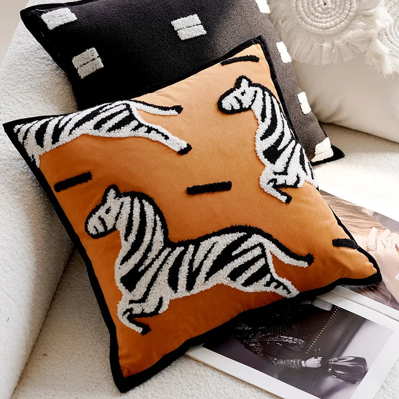 Cavallo | Geborduurd Sierkussenhoes – Dierenprints & Abstracte Patronen – 45x45 cm