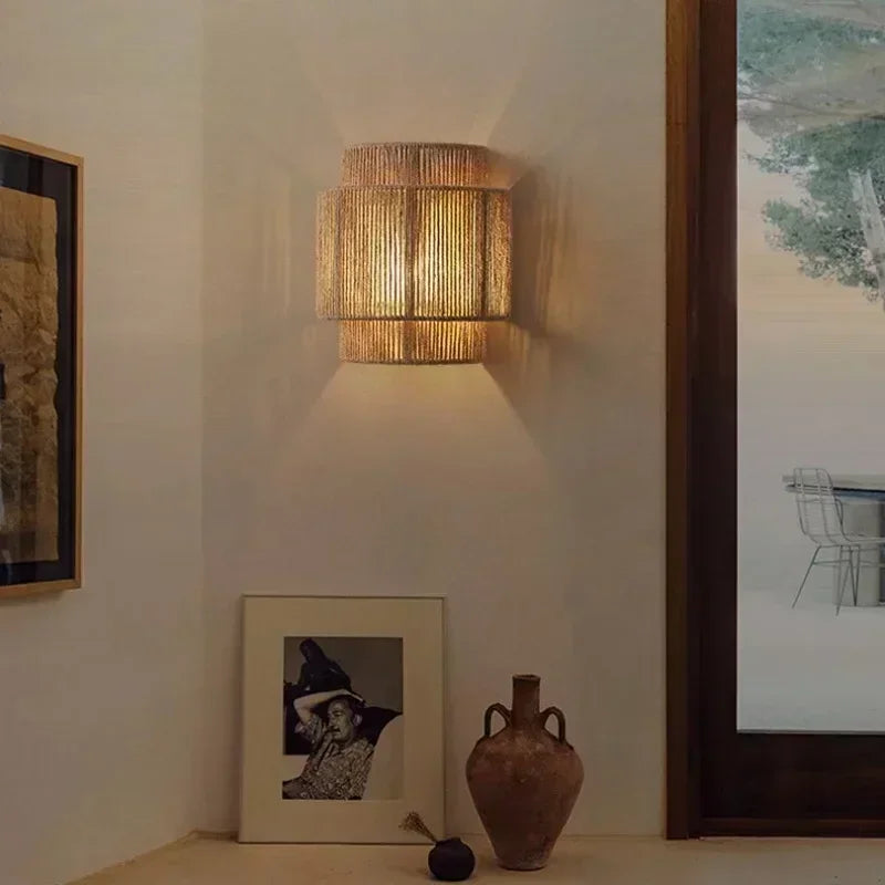 Zola | Ambachtelijke Wandlamp – Japandi Design met Henneptouw & Bamboe