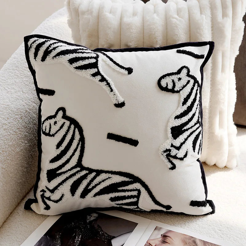 Cavallo | Geborduurd Sierkussenhoes – Dierenprints & Abstracte Patronen – 45x45 cm