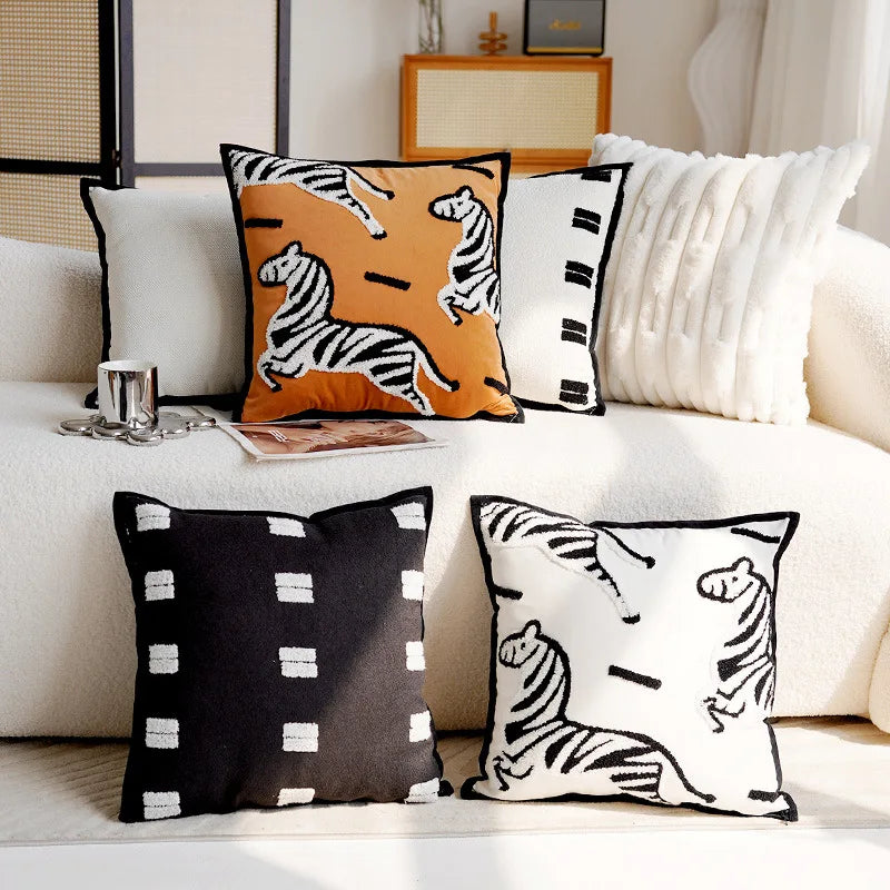 Cavallo | Geborduurd Sierkussenhoes – Dierenprints & Abstracte Patronen – 45x45 cm