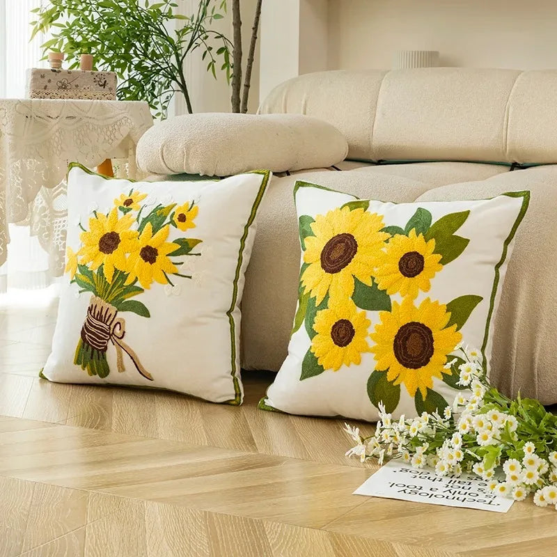 Girasole | Sierkussen met Zonnebloem Borduurwerk – Warm & Decoratief – 45x45 cm