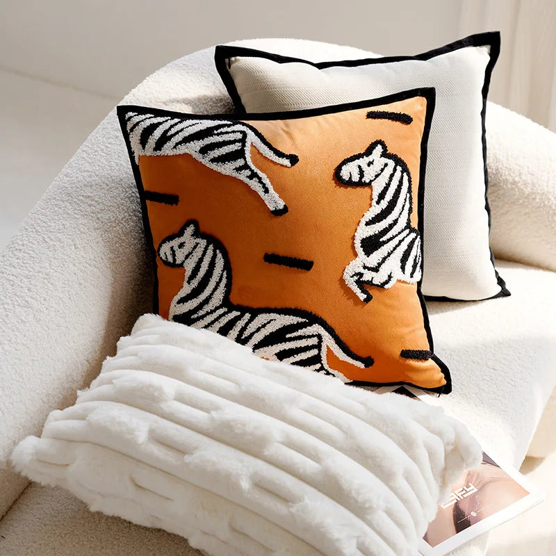 Cavallo | Geborduurd Sierkussenhoes – Dierenprints & Abstracte Patronen – 45x45 cm