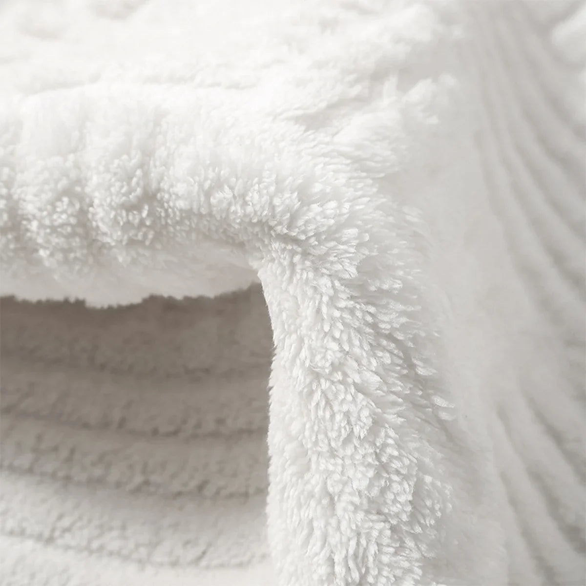 Tessora | Dikke Gestreepte Antislip Badmat