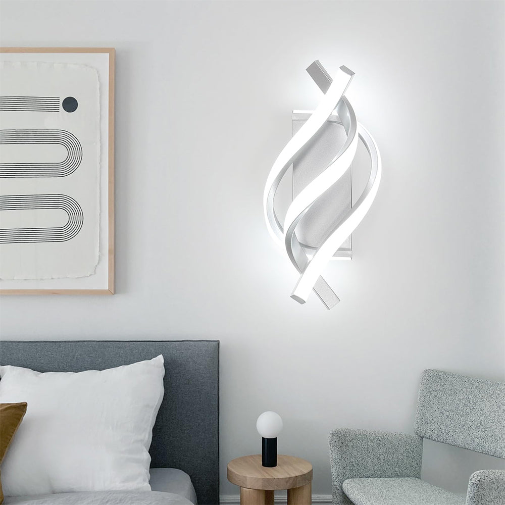 Spirola | Moderne Gedraaide Wandlamp – Sculpturaal Aluminium Design met Geïntegreerde LED