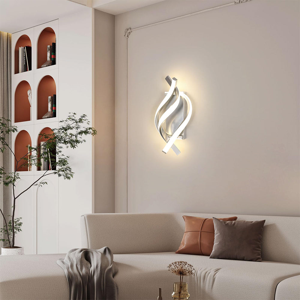Spirola | Moderne Gedraaide Wandlamp – Sculpturaal Aluminium Design met Geïntegreerde LED