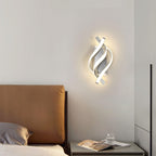 Spirola | Moderne Gedraaide Wandlamp – Sculpturaal Aluminium Design met Geïntegreerde LED