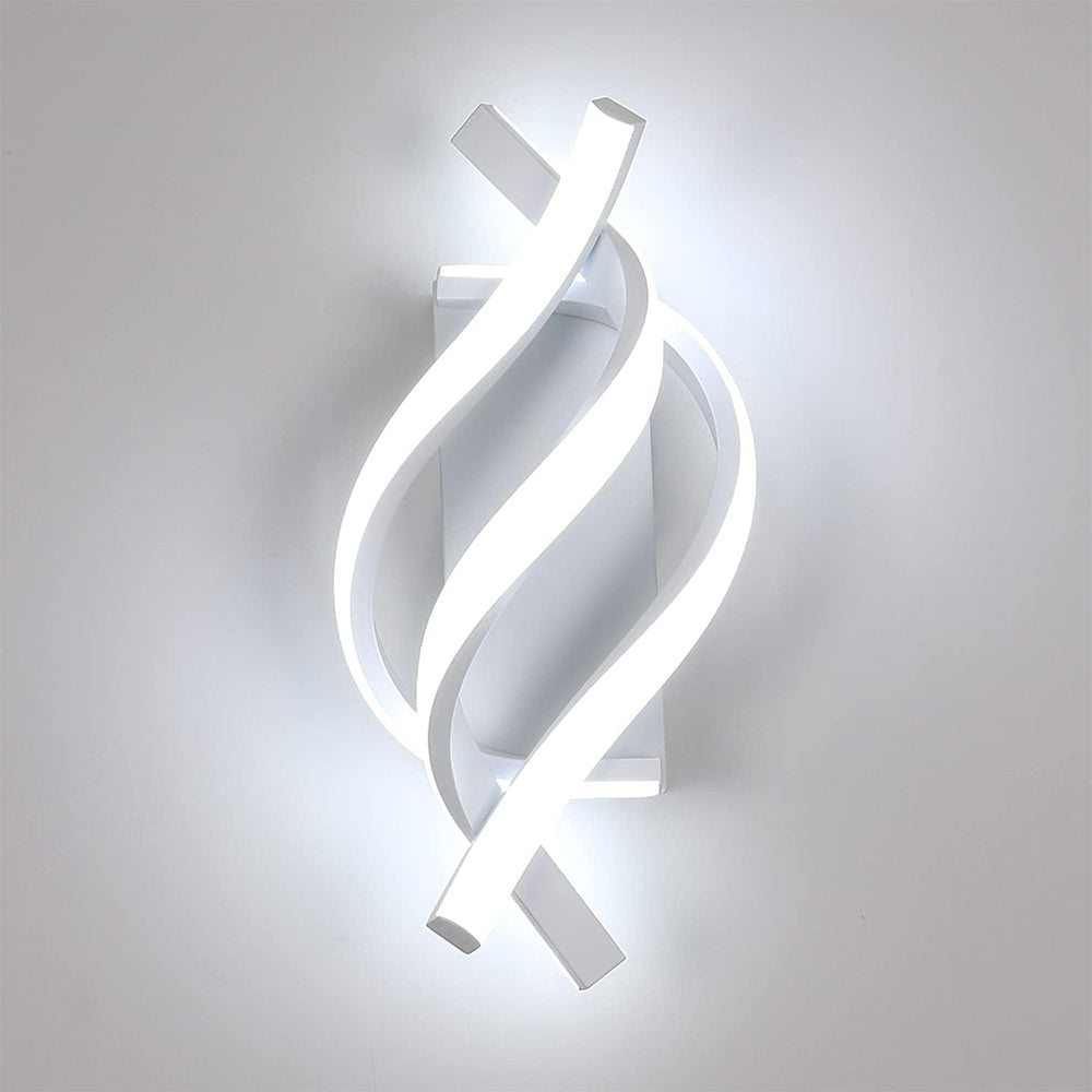Spirola | Moderne Gedraaide Wandlamp – Sculpturaal Aluminium Design met Geïntegreerde LED