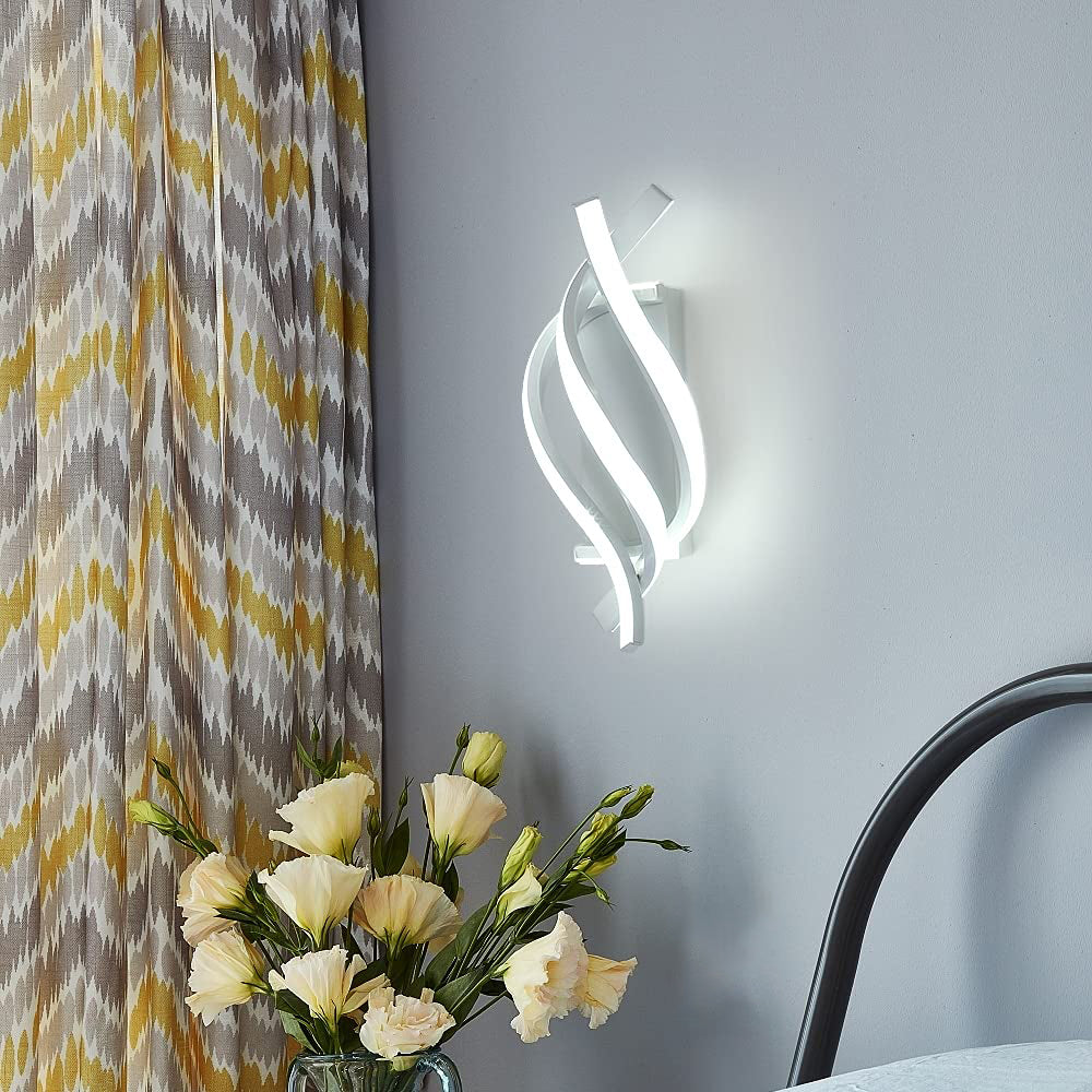 Spirola | Moderne Gedraaide Wandlamp – Sculpturaal Aluminium Design met Geïntegreerde LED
