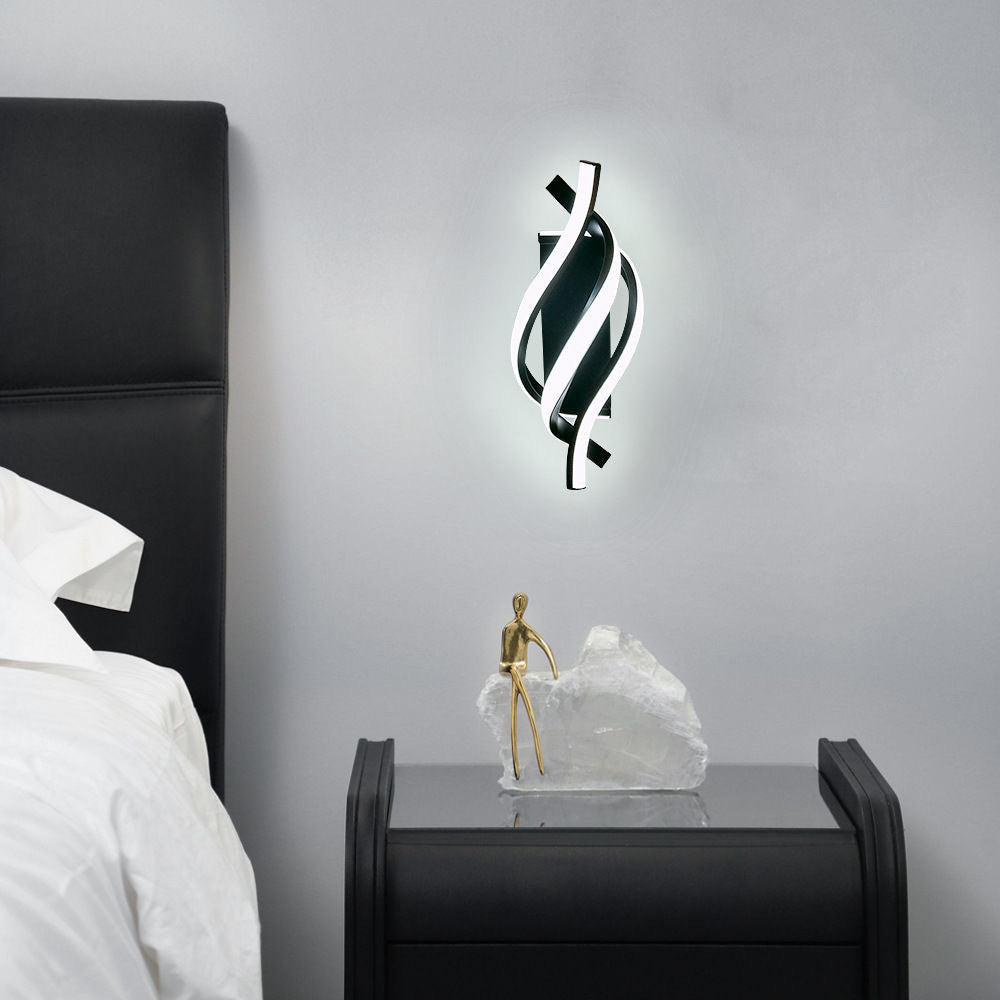 Spirola | Moderne Gedraaide Wandlamp – Sculpturaal Aluminium Design met Geïntegreerde LED